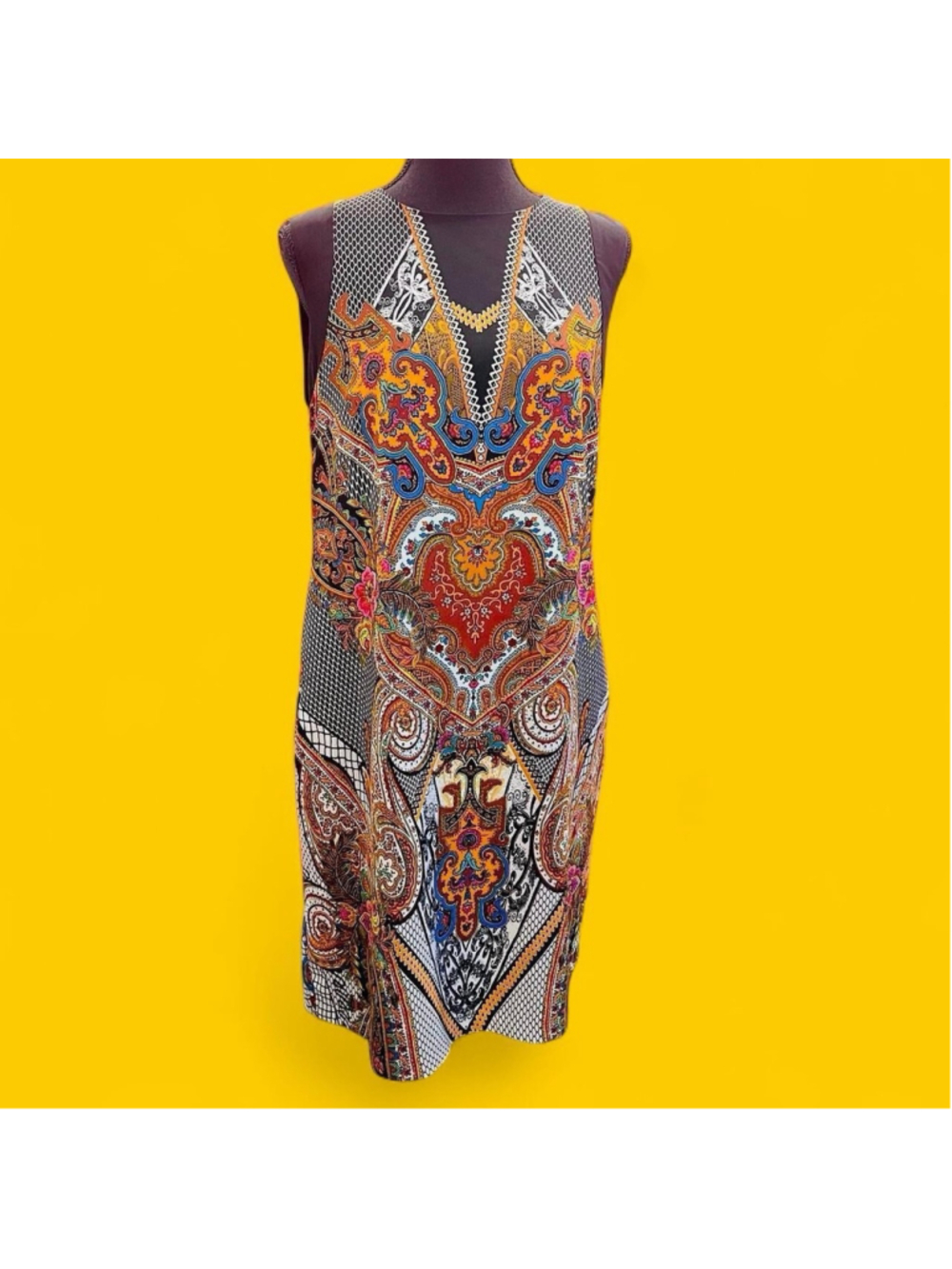 Beige by ECI Paisley Print Shift Dress 10 Boho Sleeveless Sheath Knee Length EUC